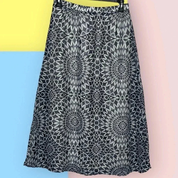 GAP Dresses & Skirts - This GAP sz S maxi skirt is lightweight polyester for true flow and flounce EUC